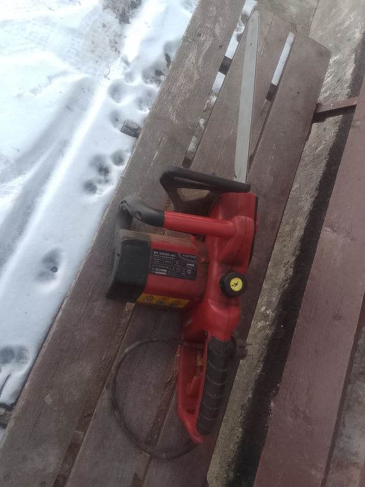 Електропила робоча