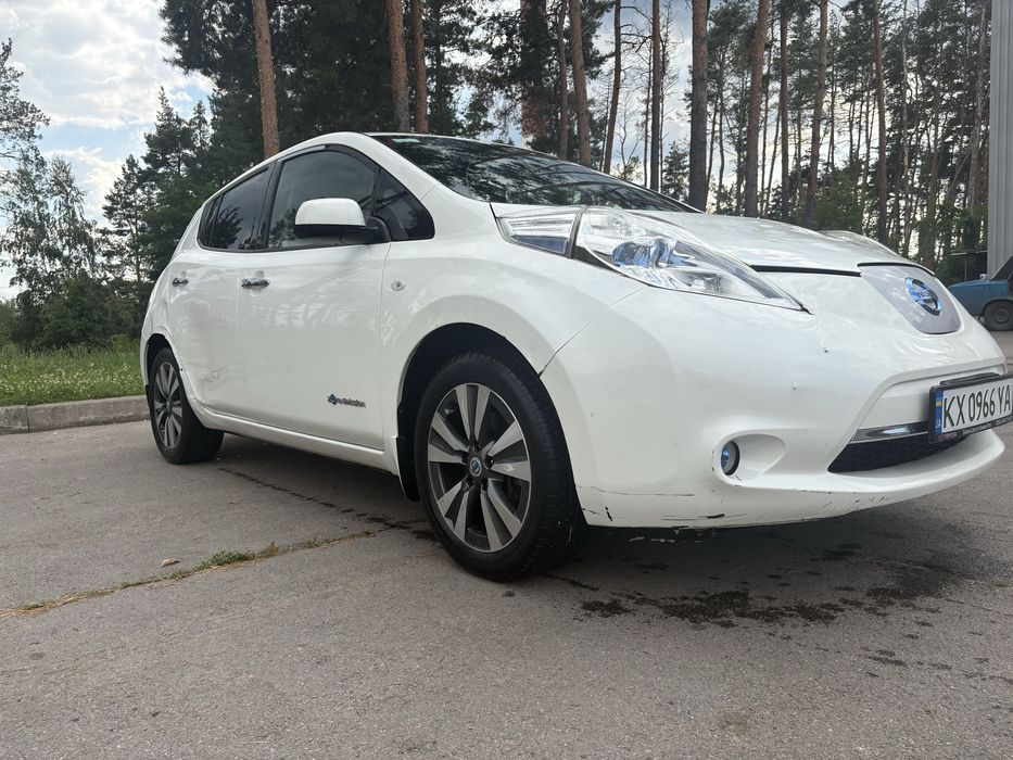 Продам Nissan leaf Azeo