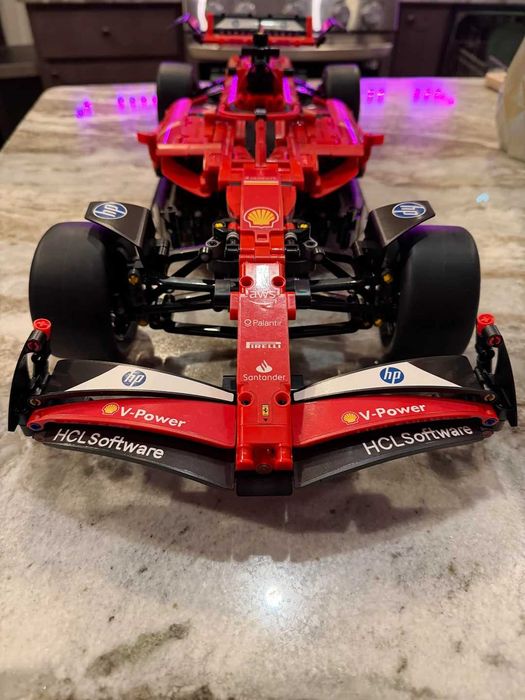 LEGO Compatível - Technic Ferrari - Ferrari SF-24 com 1361 peças