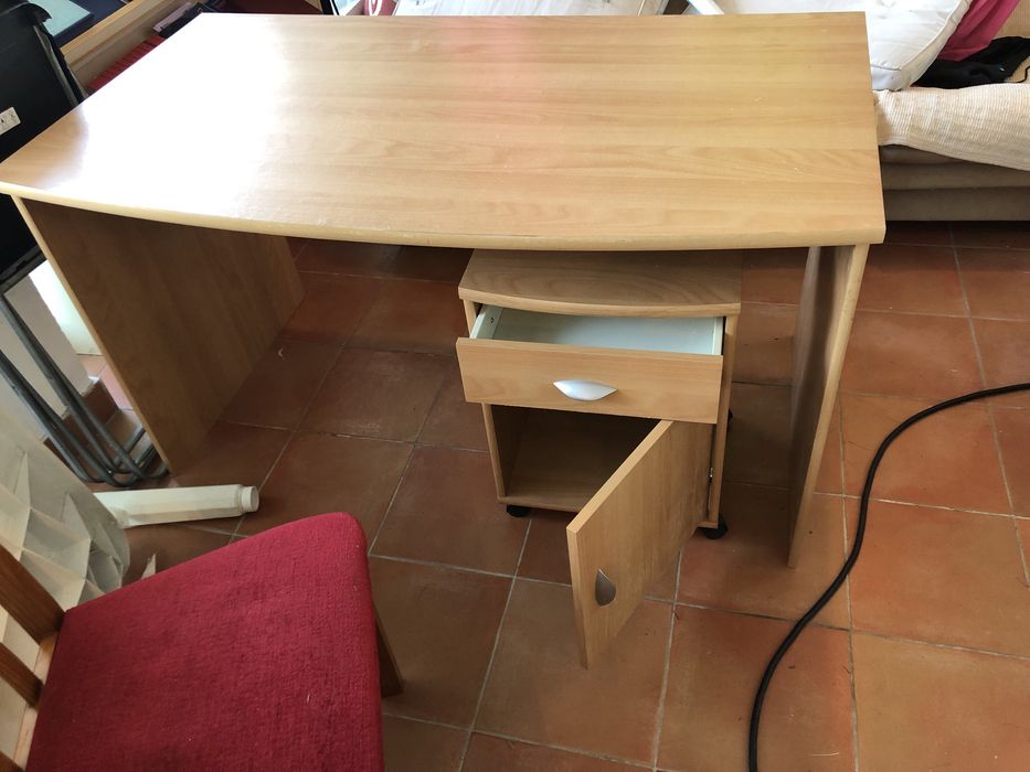 Bloco de gavetas conjunto com secretaria (à venda noutro anúncio)