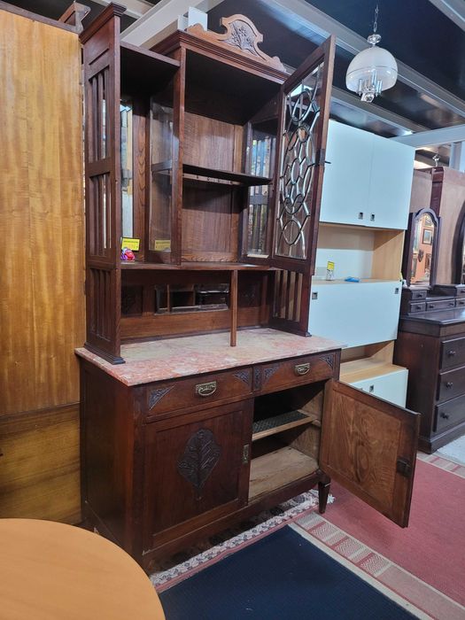 Móvel bastante antigo em madeira maciça e tampo em pedra - ó