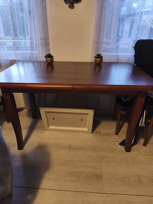 Sprzedam stół  dobrym stanie