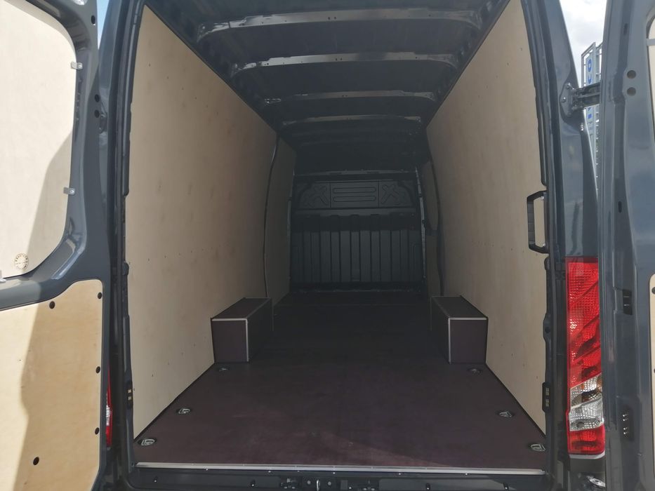 Zabudowa samochodu dostawczego Iveco Daily l4h2 KNAUTECH