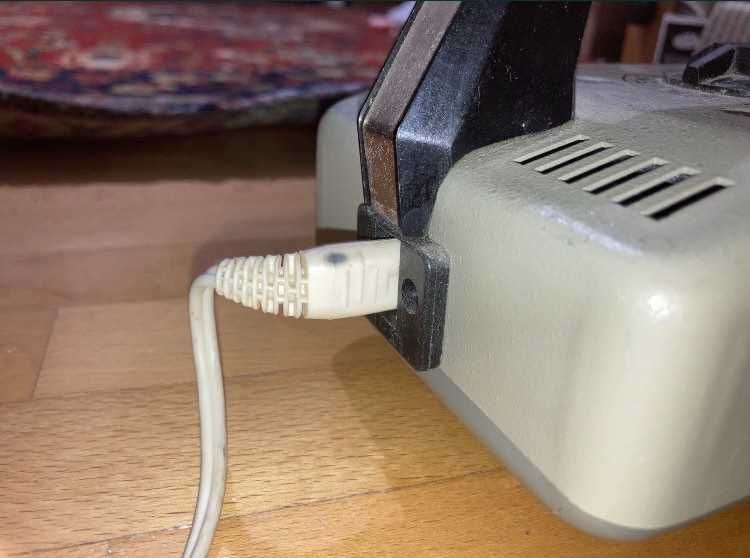 Електроприлад для завививки волосся /Плойка Надейка