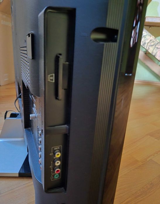 Продам телевізор Sony KDL37v-4000