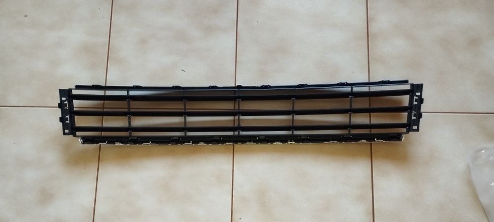 Решітка бампера птф VW Passat b7 eur