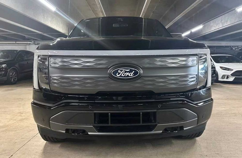 Ford F150 Lightning 131кВт Lariat 2025
