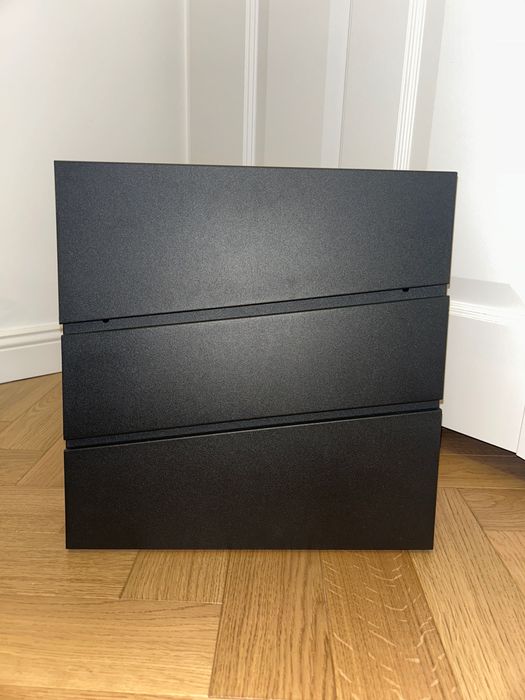 Skrzynka na listy z gazetnikiem