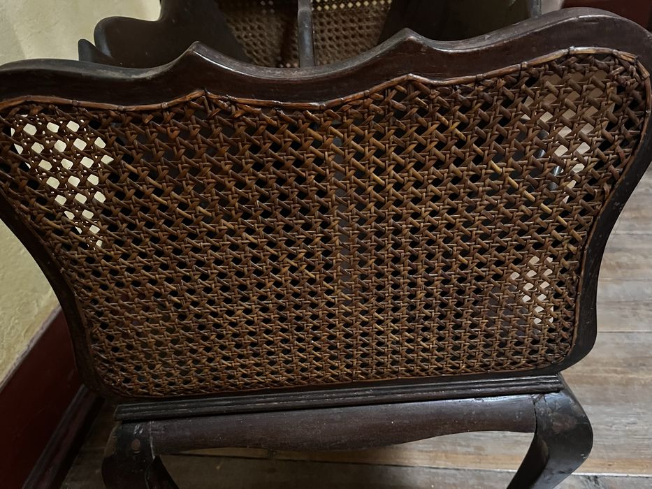 Suporte antigo de revistas.