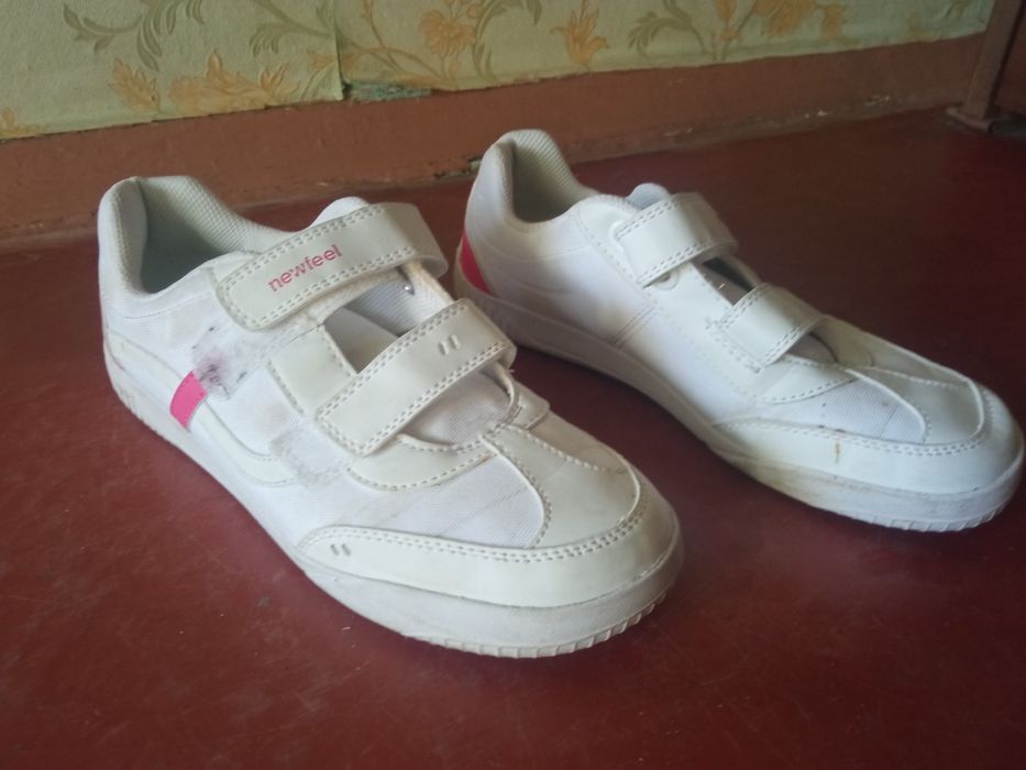 Кроссовки женские летние 37 размер