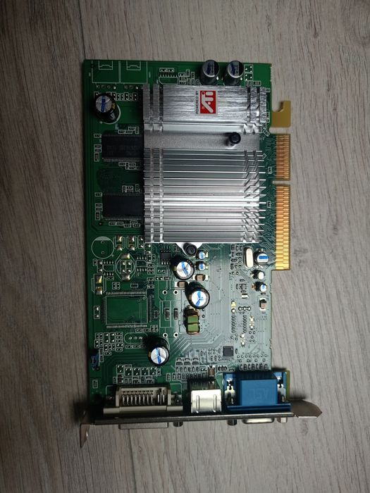Karta graficzna SAPPHIRE ATI RADEON 9600 AGP i