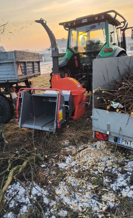 Wycinka Drzew. Prace Ogrodnicze. Transport Drewna. Podnośnik Koszowy.