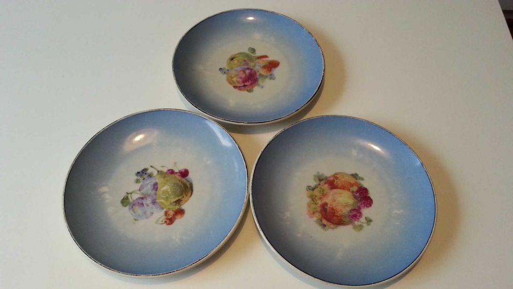 Talerzyki deserowe z owocowym wzorem