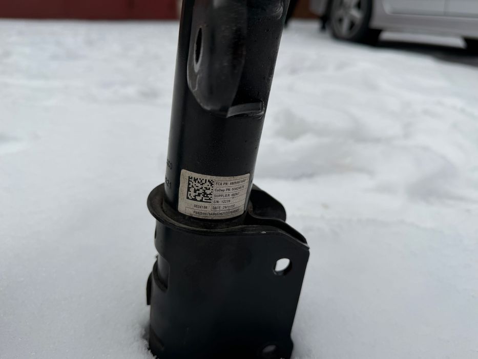 Передні стійки Jeep compass 2019