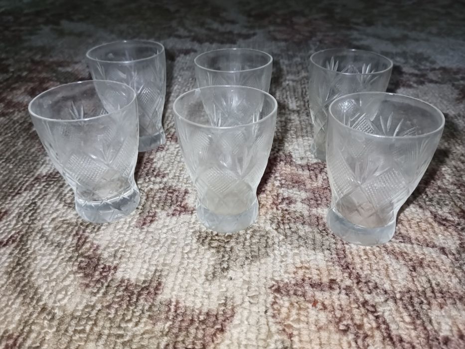 Стаканчики, хрусталь,100грамм,6штук.
