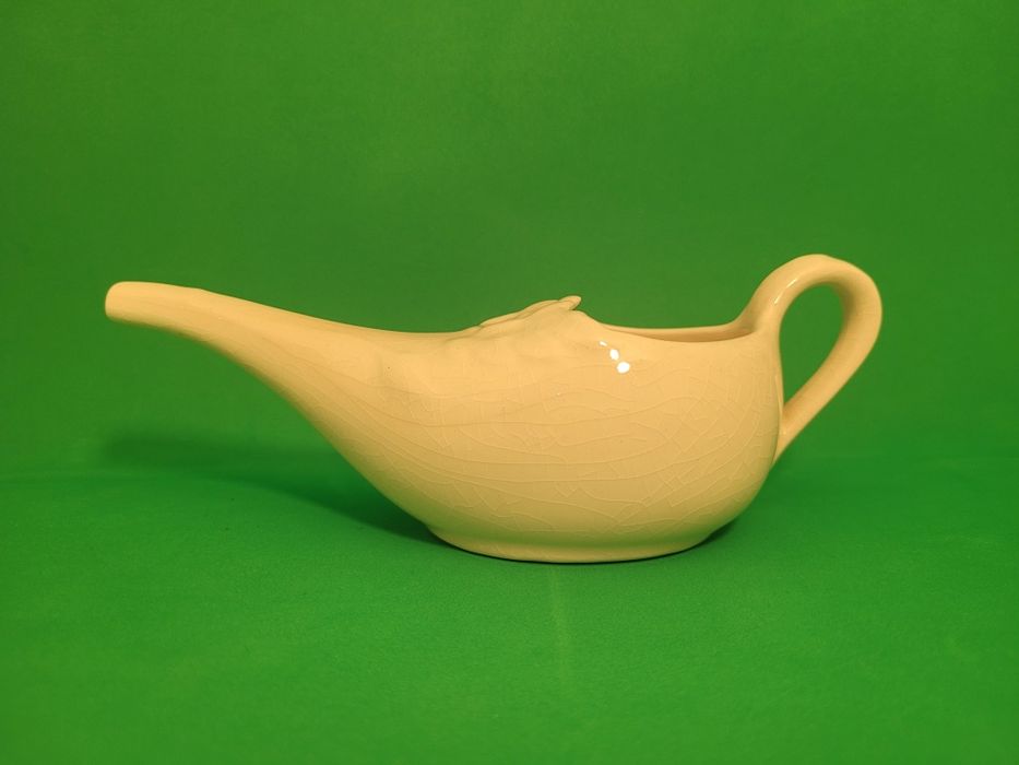 Bedridden Tea Pot436593924275578880