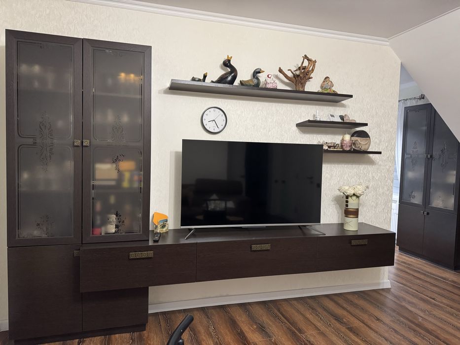 Меблі, стінка у вітальню