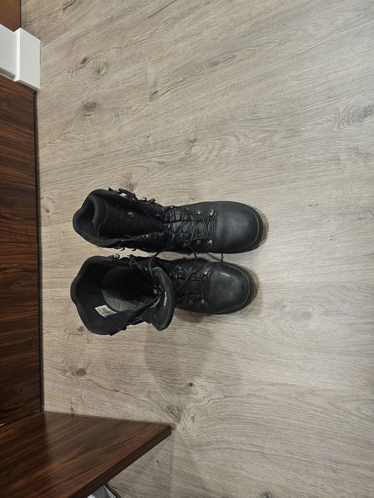 Botas haix  para  incêndios e saúde