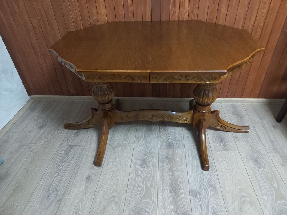 Продам масивний дубовий стіл