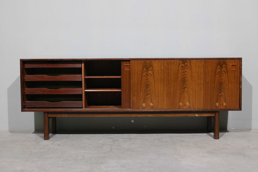 Aparador Gunni Omann Modelo 21 em pau santo | Danish Design | Vintage