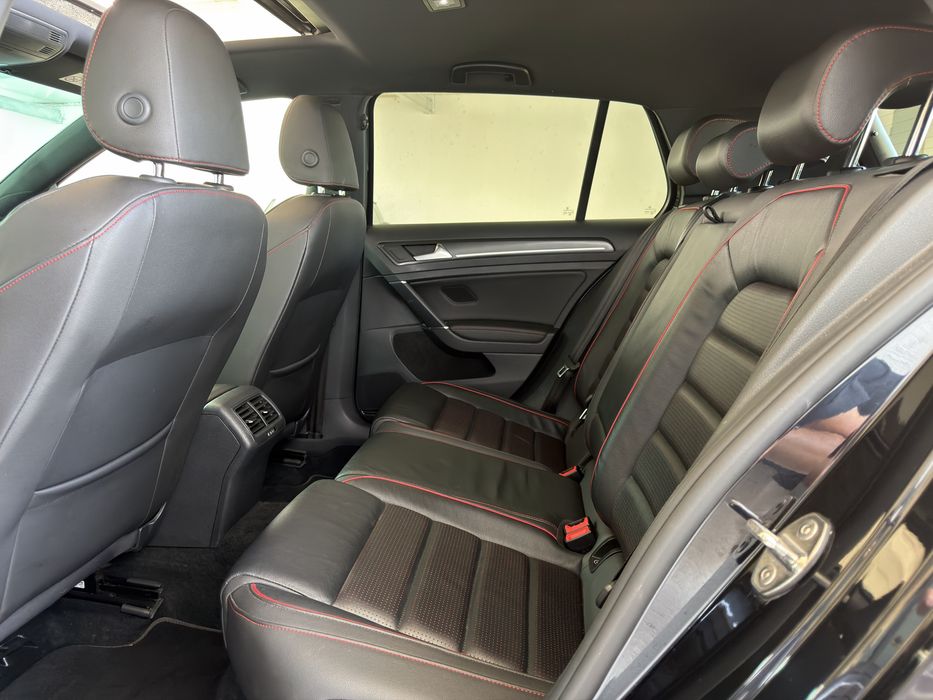 VW Golf 7.5 GTI DSG - Desde 375€ Mês