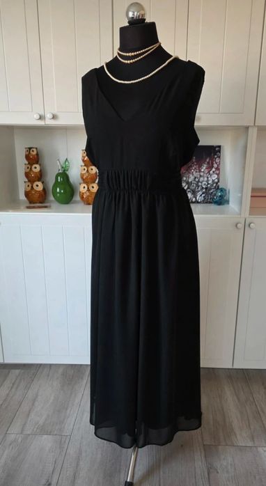Elegancka długa czarna wieczorowa sukienka maxi plus size 48 szyfonowa