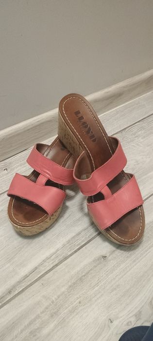 Klapki na koturnie skórzane rozmiar 39/40