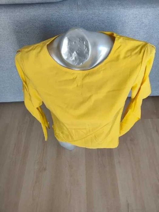 Blusa Amarela com Mangas Longas em Folho/Efeito Capa – Tamanho S