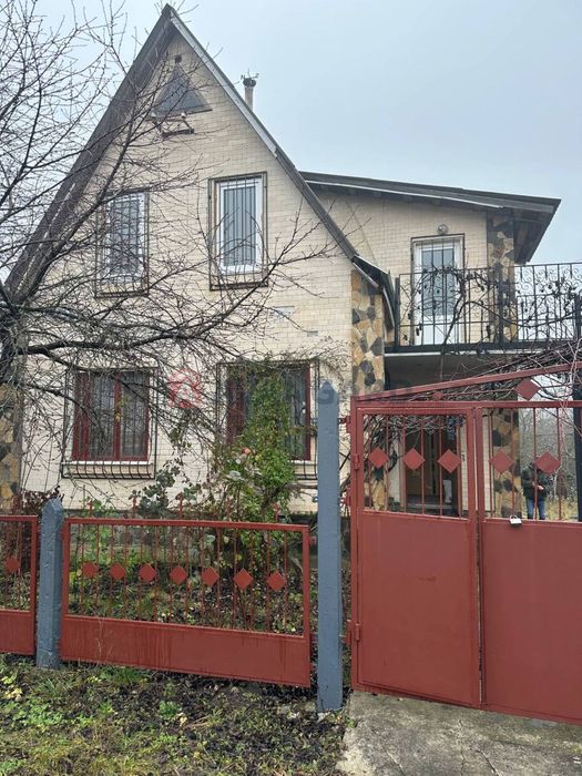 Продаж будинка з комунікаціями та ремонтом