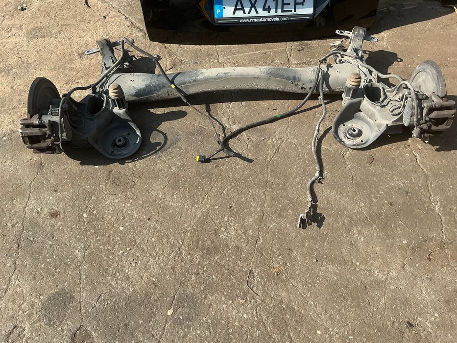 Eixo traseiro peugeot 3008 1.2 gasolina de disco ano 2019
