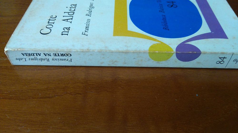 Livro Corte na Aldeia de Francisco Rodrigues Lobo