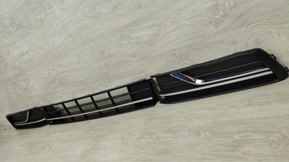 Решітка накладка переднього бампера VW Passat B7 B8 NMS USA 2016-2019