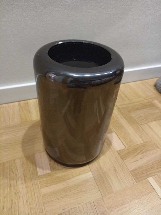 Apple Mac Pro 2013 (MacPro6,1)