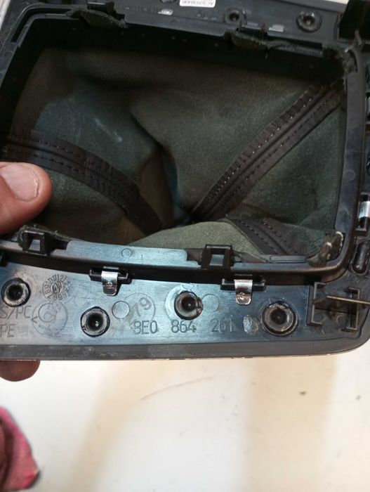 Manete de Mudanças 6 Veloc. com Aro Audi A4 B6 B7 Ref: 8E0864261