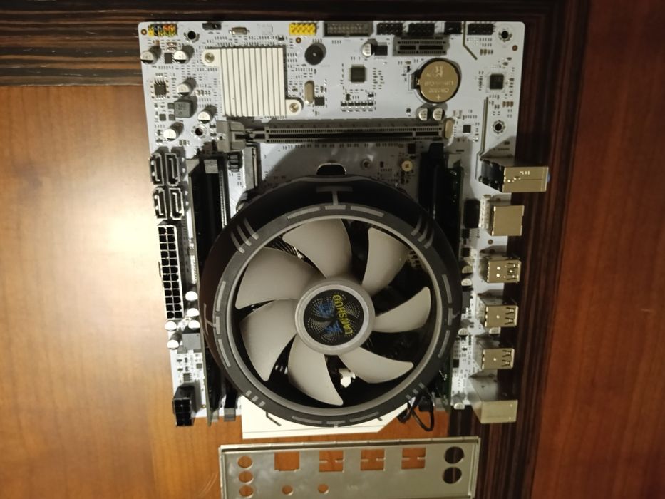Kit x99 xeon 2620 v3 motherbord 2 x 8GBb ddr4