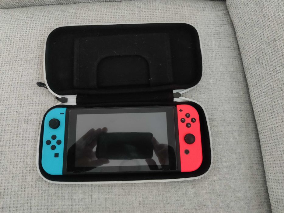 Nintendo Switch (modelo V2) — Azul Néon / Vermelho Néon