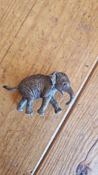 Elefante asiático bebé da Schleich