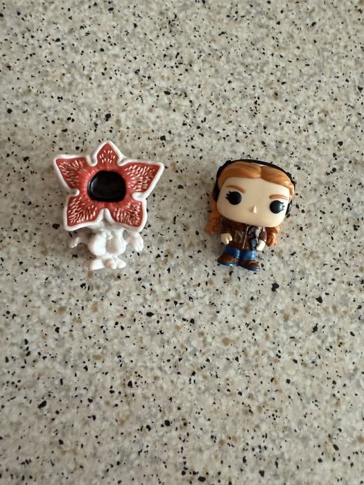 Кіндер Дивні Дива  /kinder joy stranger things