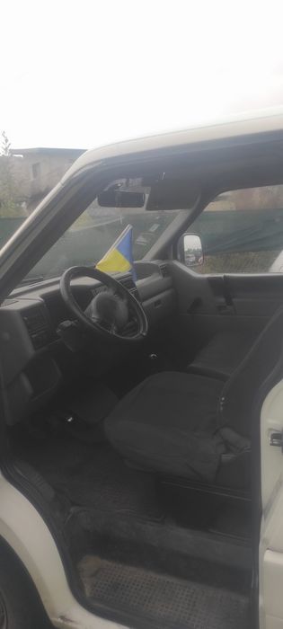 продаєть Фольксваген т4