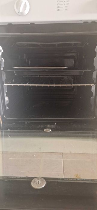 Forno branco da Indesit