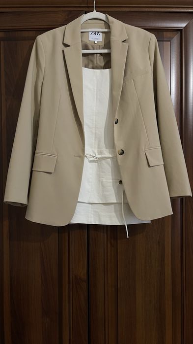 Піджак Zara з відкритою спиною