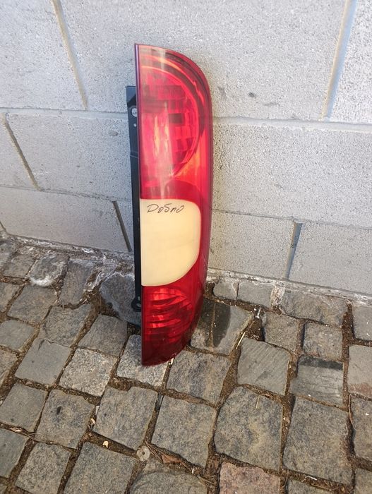 Правий стоп. Fiat Doblo.