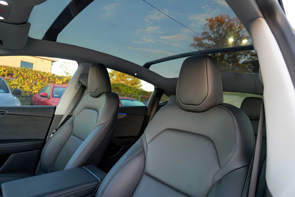 Tesla Model Y      2026