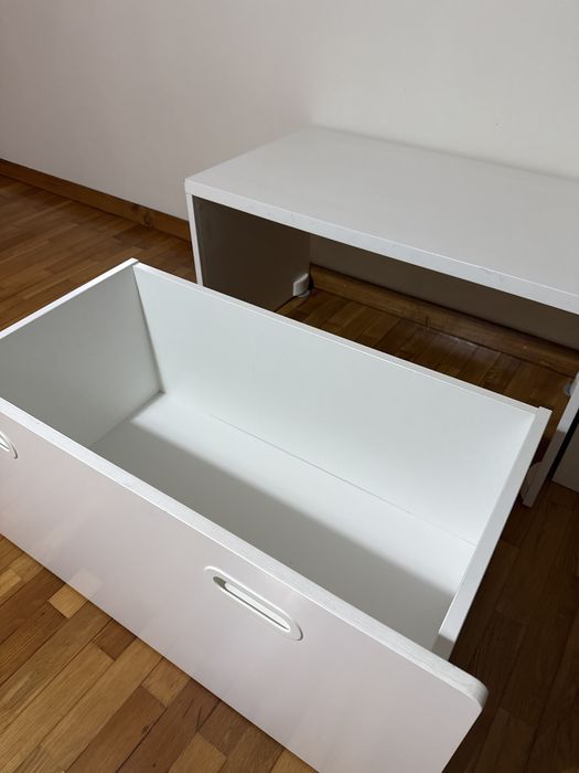 Gavetão e mesa IKEA