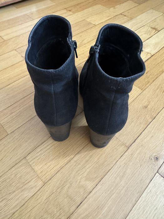Botins Graceland conforto38 e botins Different de salto alto 37