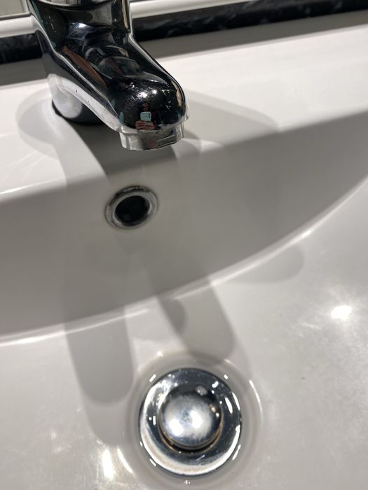 Móvel de casa de banho wc com lavatório e espelho