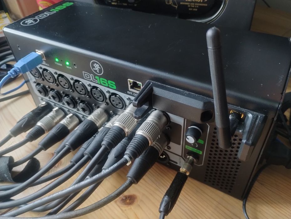 Mackie DL16S mikser pro audio (jak Behringer XR18 czy Soundcraft Ui16)