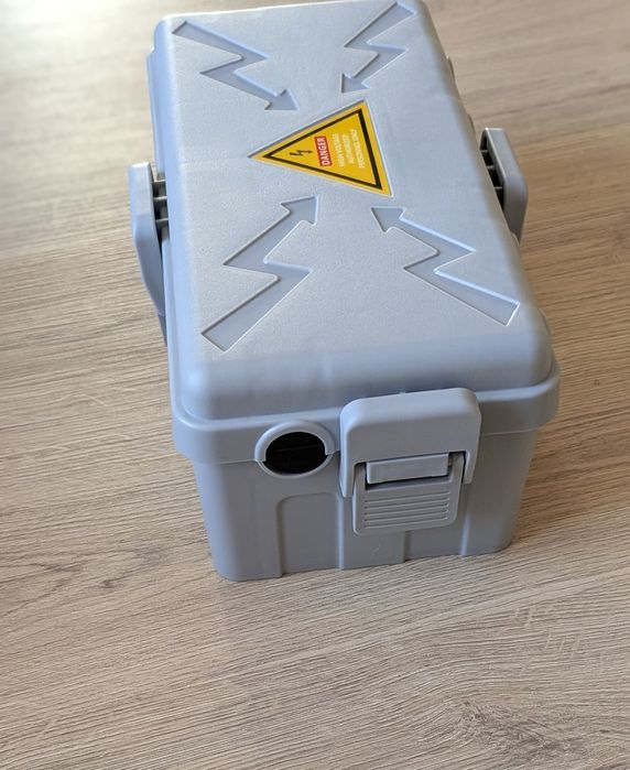 Zewnętrzna skrzynka elektryczna Hrensav