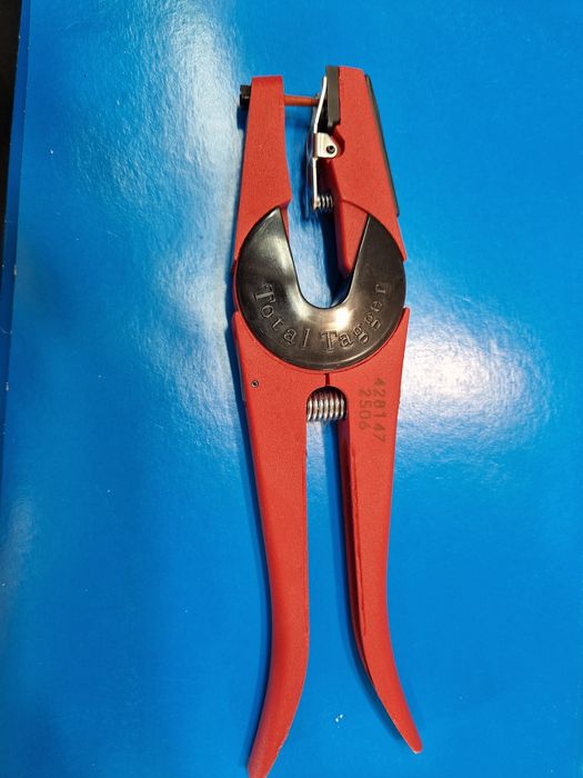 Allflex nowa kolczykownica czerwona  + dodatkowa igła