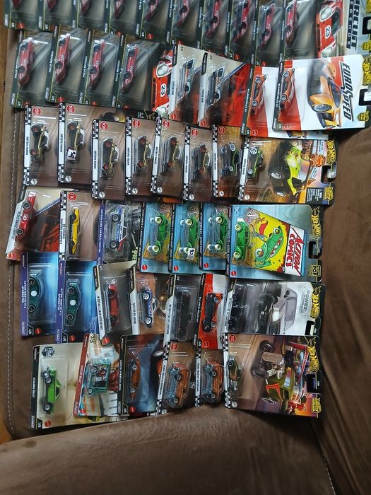 Hot Wheels Premium 1 sztuka każda 20 złotych